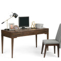 Schlichter moderner 60 Zoll breiter Schreib- und Büroschreibtisch aus Massivholz im Mid-Century-Stil