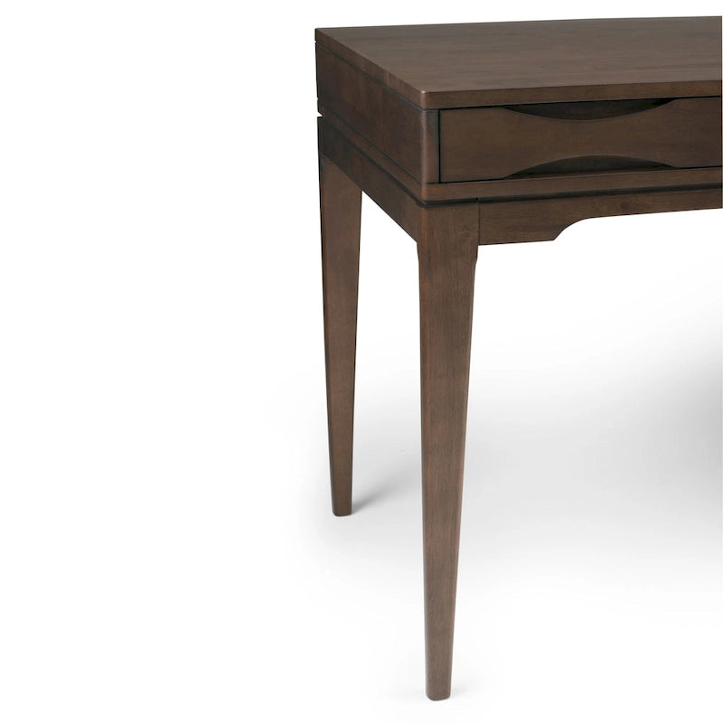 Schlichter moderner 60 Zoll breiter Schreib- und Büroschreibtisch aus Massivholz im Mid-Century-Stil