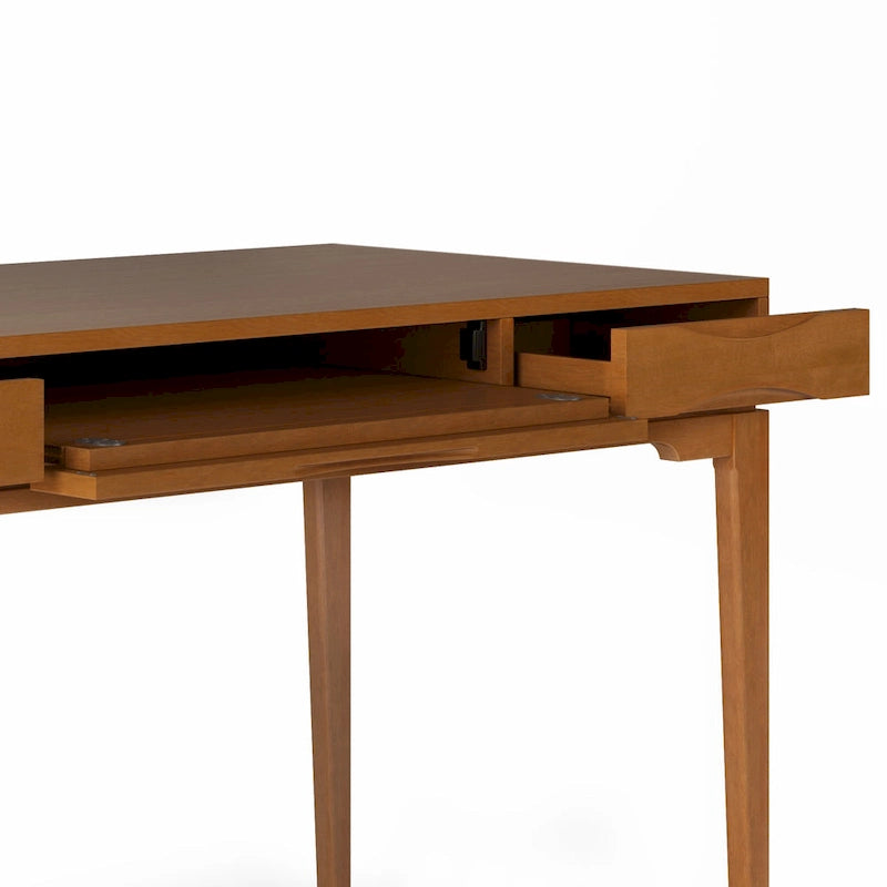 Schlichter moderner 60 Zoll breiter Schreib- und Büroschreibtisch aus Massivholz im Mid-Century-Stil